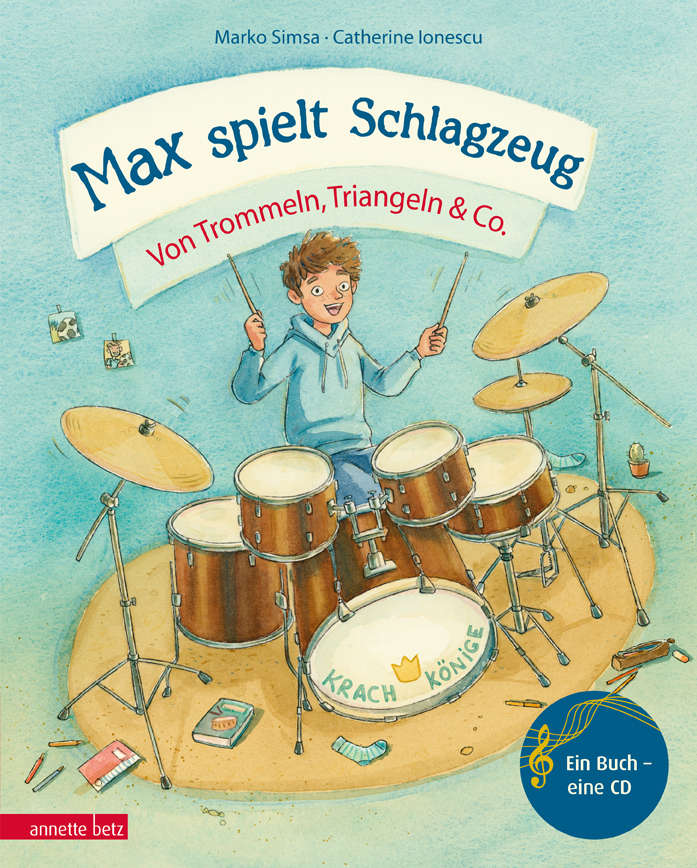 Max spielt Schlagzeug